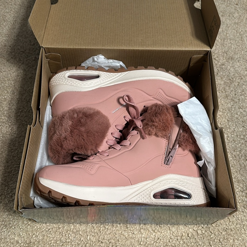 Sketchers Street Los Angeles Winter Boots!!